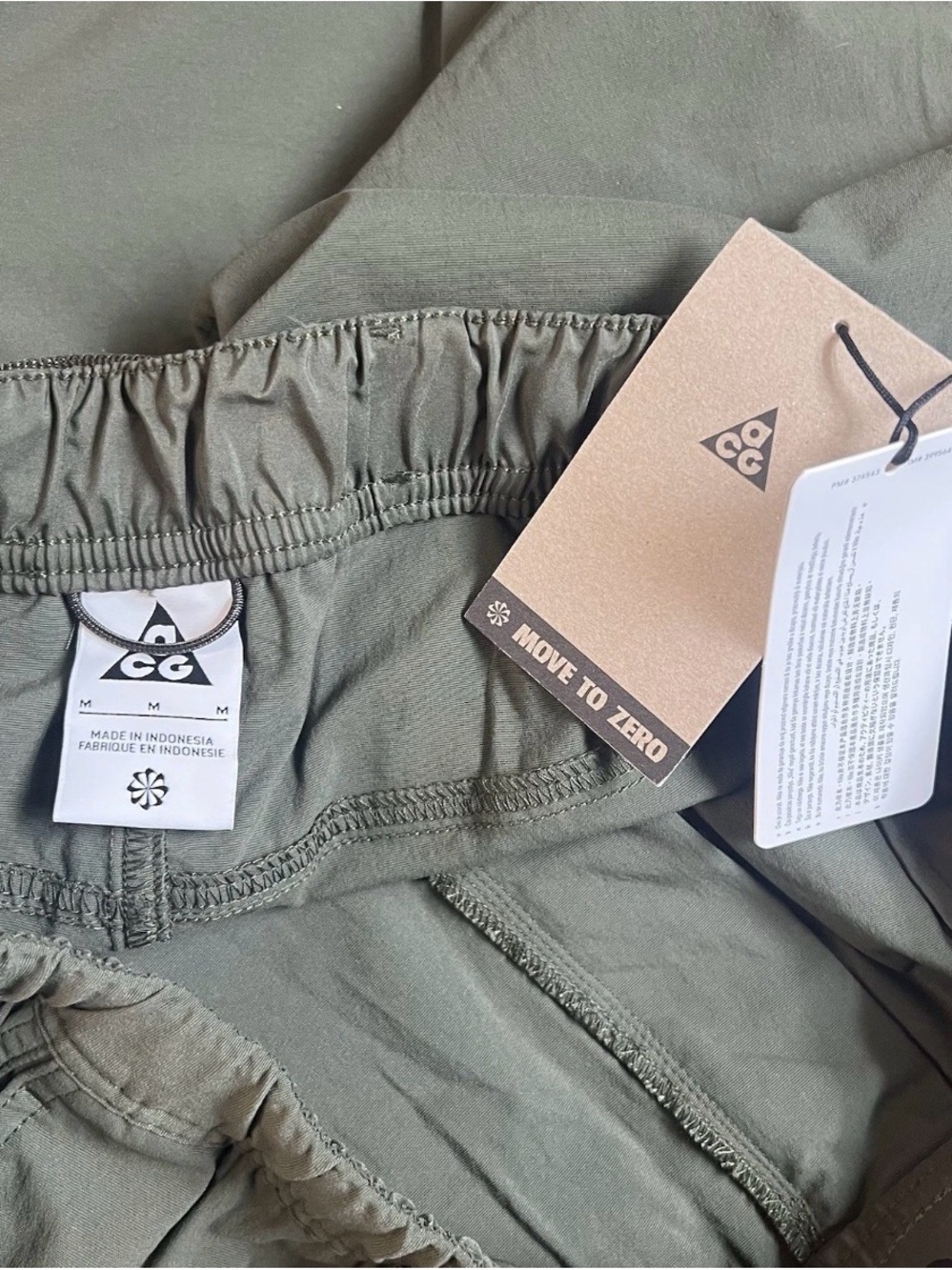 Nike ACG Olive Convertible Cargo Pants with Belt - Picture 6 of 6